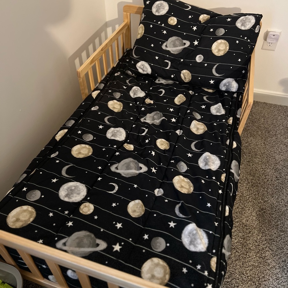 Space-Themed Black and Gray Bedding Set